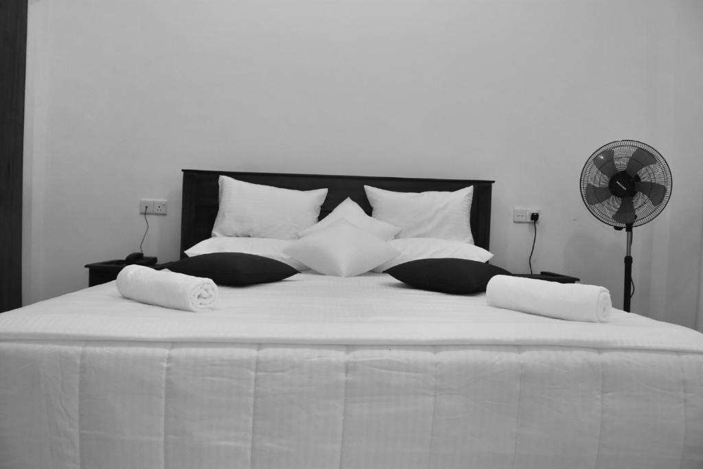 Deluxe Double Room with Balcony Photo 5