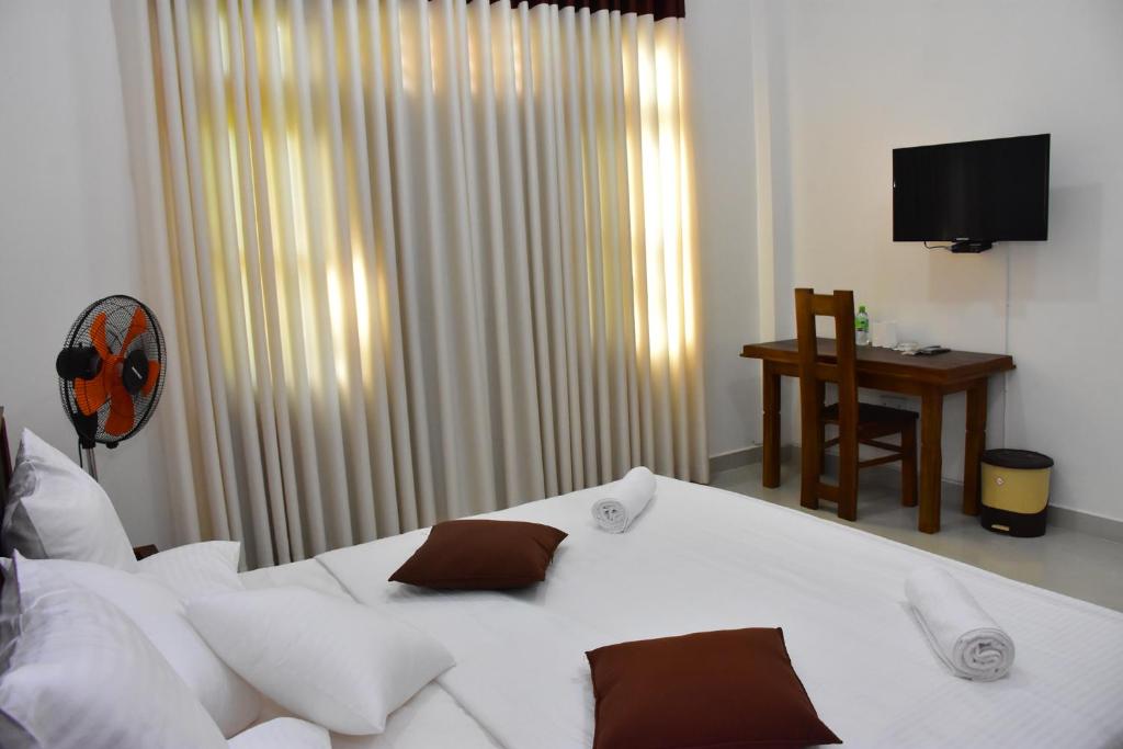 Deluxe Double Room with Balcony Photo 6