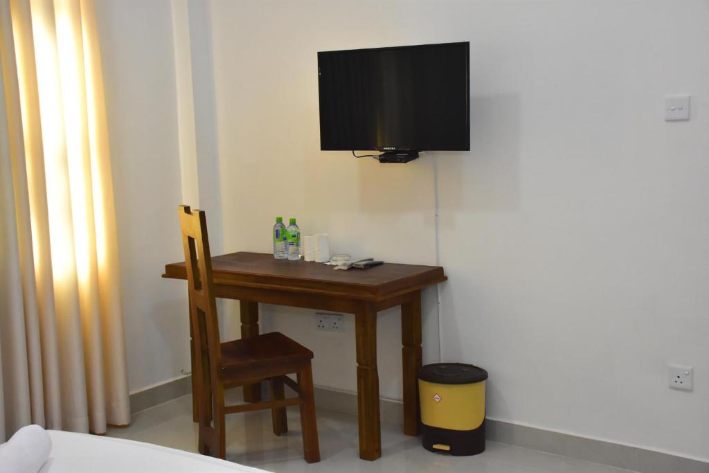 Deluxe Double Room with Balcony Photo 8
