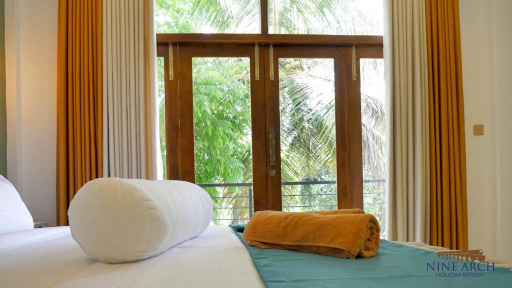 King Room with Mountain View Photo 6