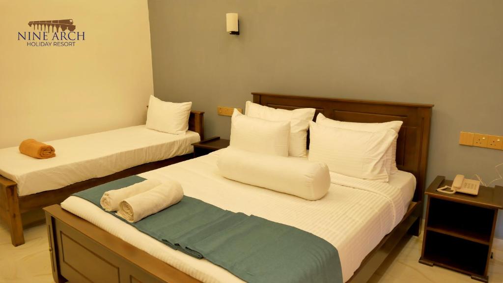 Luxury Triple Room accommodation at Nine Arch Holiday Resort Ella