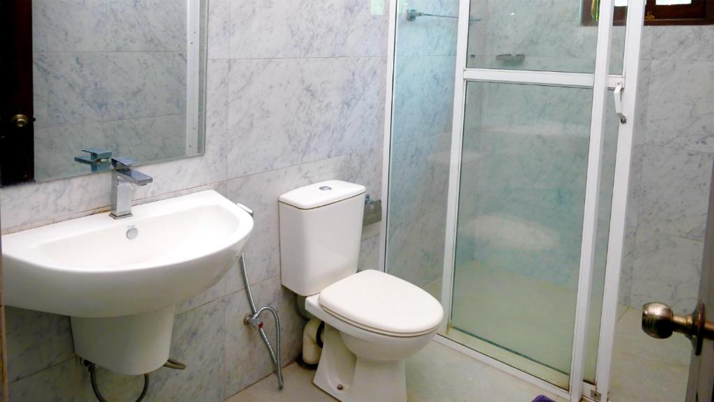 Nine Arch Holiday Resort Ella Bathroom view